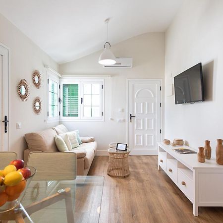 Homeforguest Modern And New Beachfront Apartment Ла-Олива Экстерьер фото