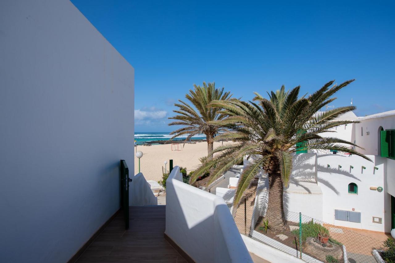 Homeforguest Modern And New Beachfront Apartment Ла-Олива Экстерьер фото