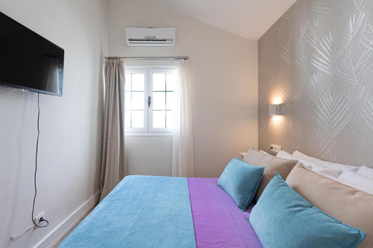 Homeforguest Modern And New Beachfront Apartment Ла-Олива Экстерьер фото
