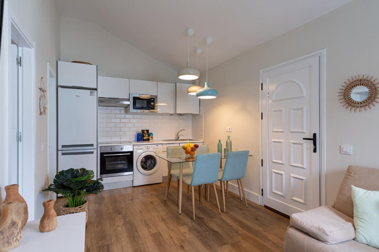 Homeforguest Modern And New Beachfront Apartment Ла-Олива Экстерьер фото