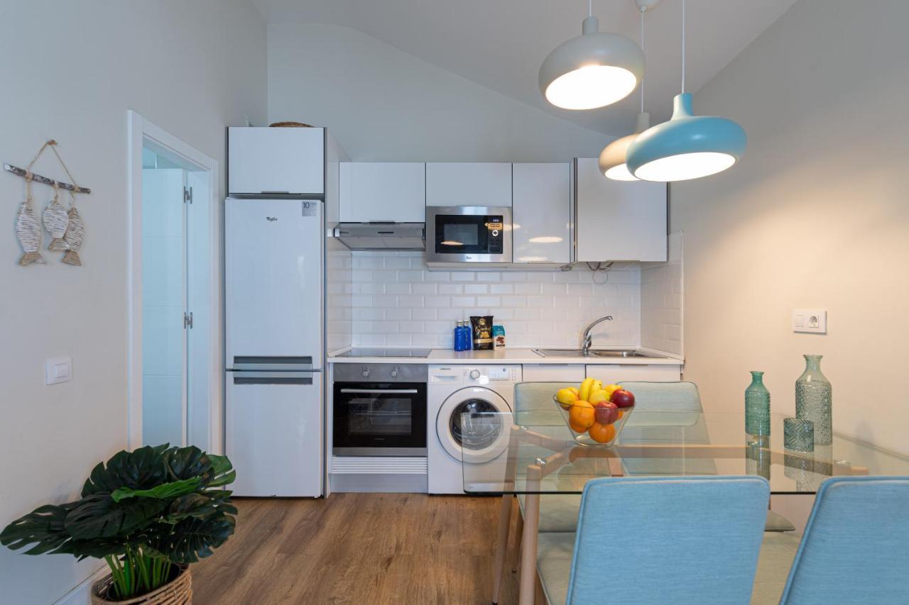 Homeforguest Modern And New Beachfront Apartment Ла-Олива Экстерьер фото
