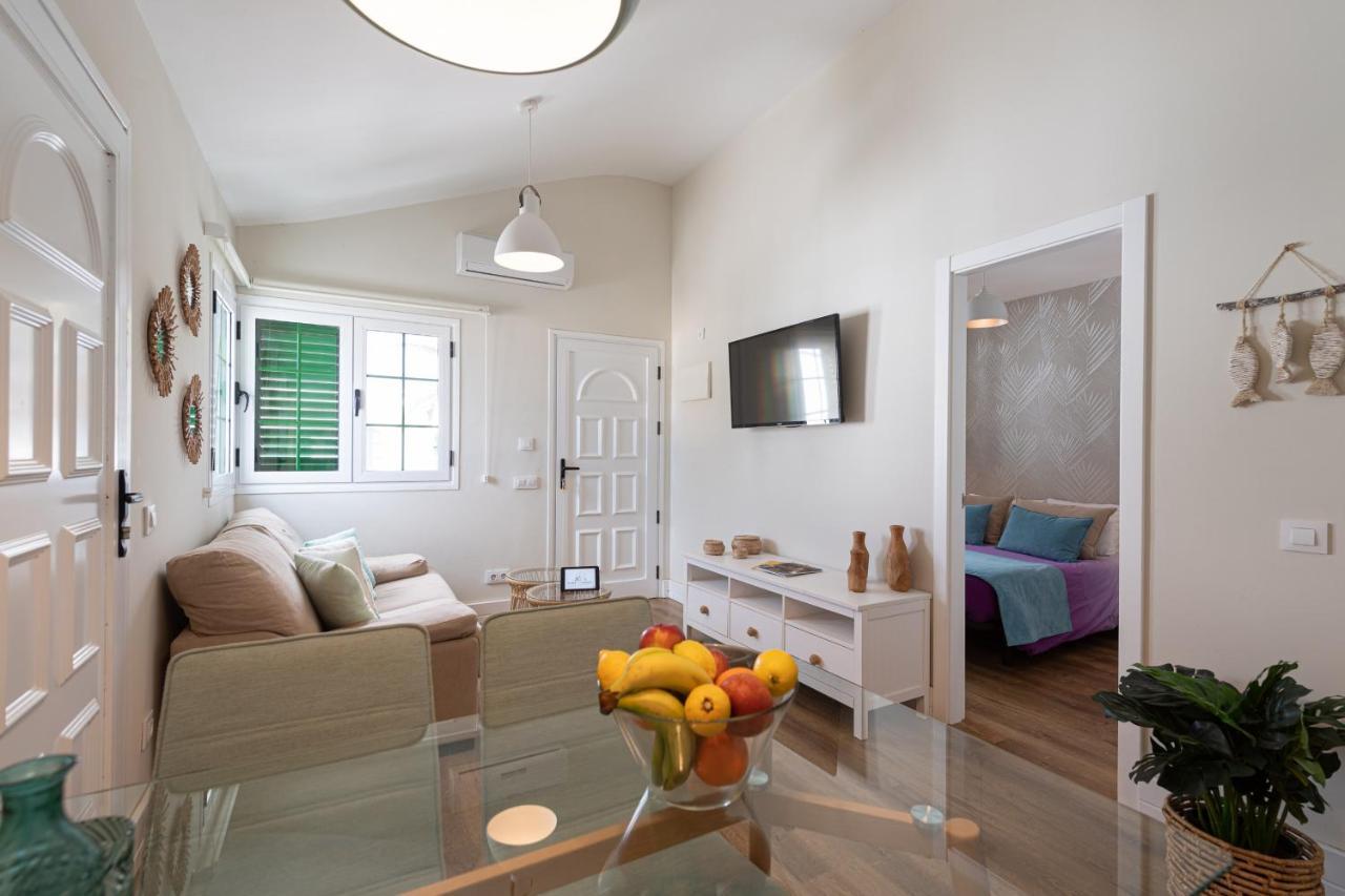 Homeforguest Modern And New Beachfront Apartment Ла-Олива Экстерьер фото