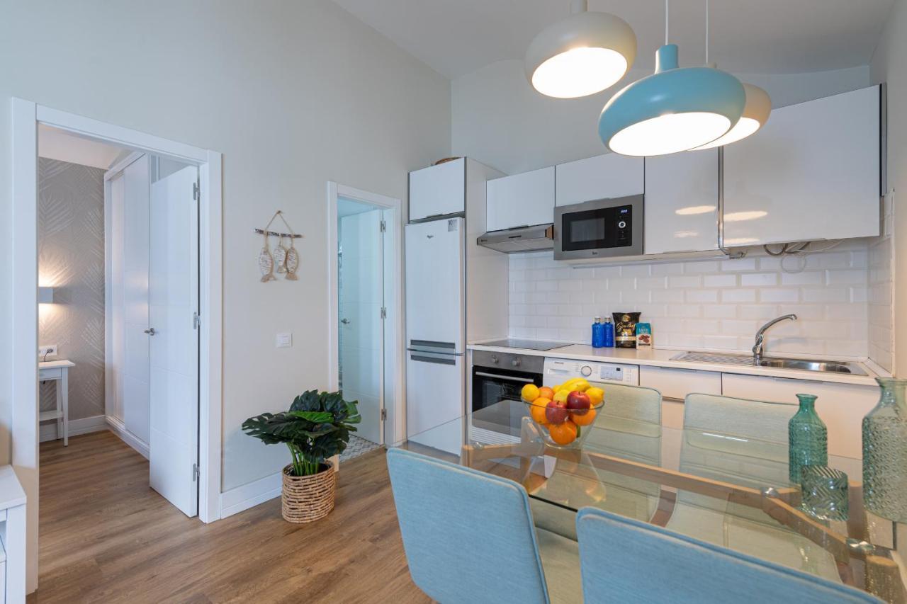 Homeforguest Modern And New Beachfront Apartment Ла-Олива Экстерьер фото
